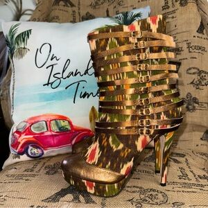 Max Martin Handcrafted Zipper Closure With Accent Straps Heel Boot Size 7